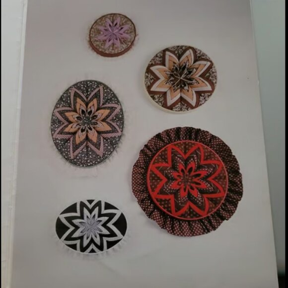 The Radiant Star (No. B105) Pamphlet - Folded Fabric Star - Picture 2 of 3